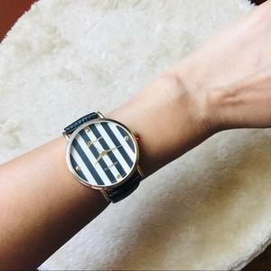 ⏱Lulu’s Black & White Striped Faux Leather Watch